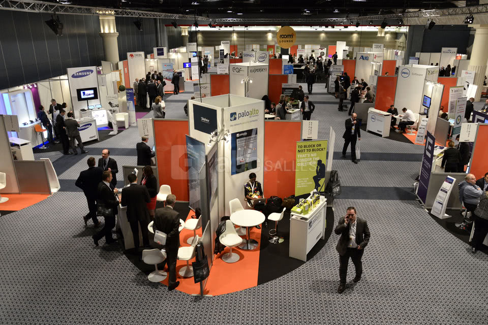 Les Halls en exposition