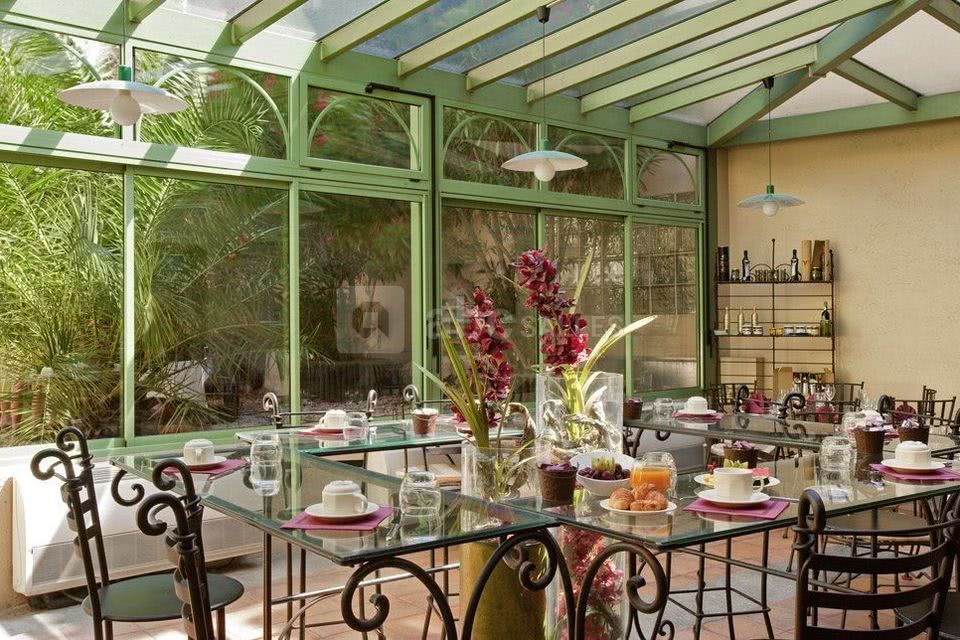 Salle petit déjeuner