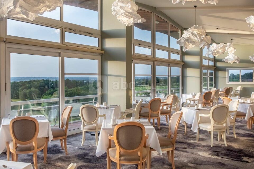 Salle panoramique & petit-déjeuner