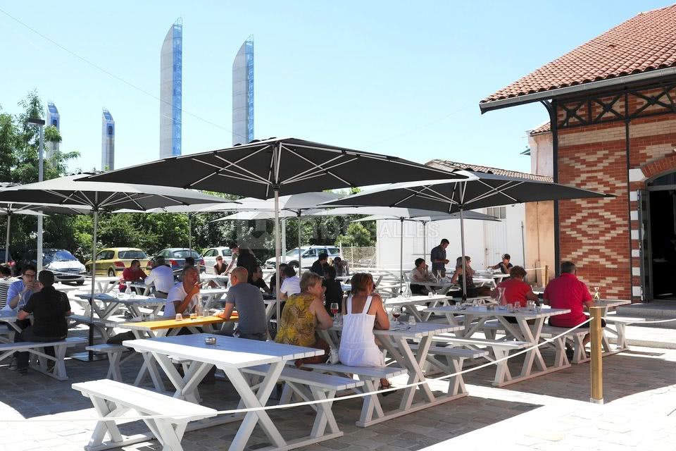 Terrasse vue sur le pont