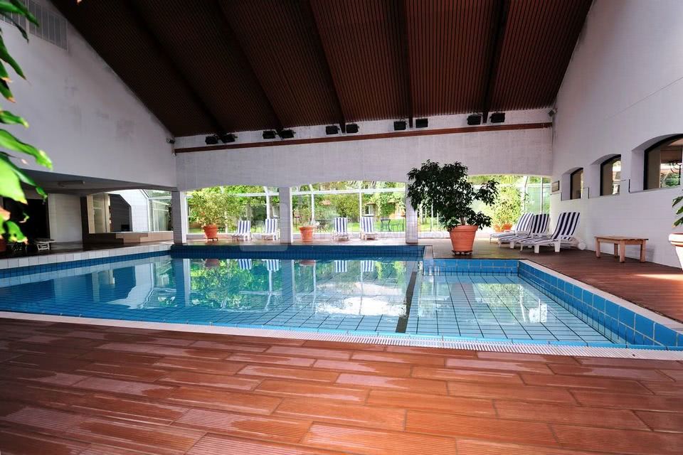 Piscine intérieure