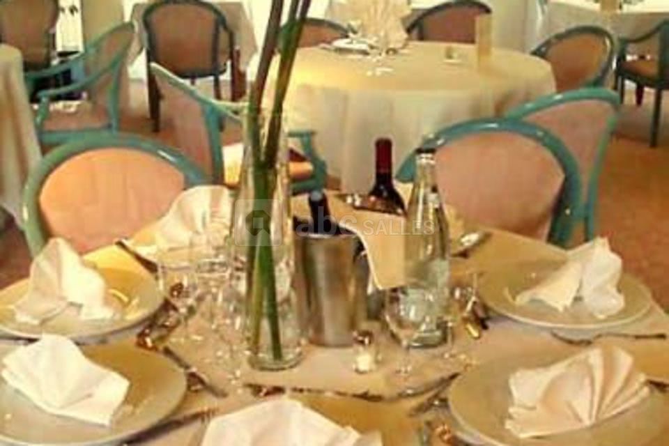 Restaurant ombrière