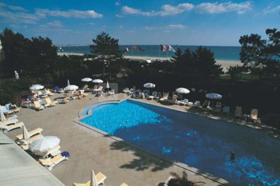 La piscine extérieure d'eau de mer chauffée