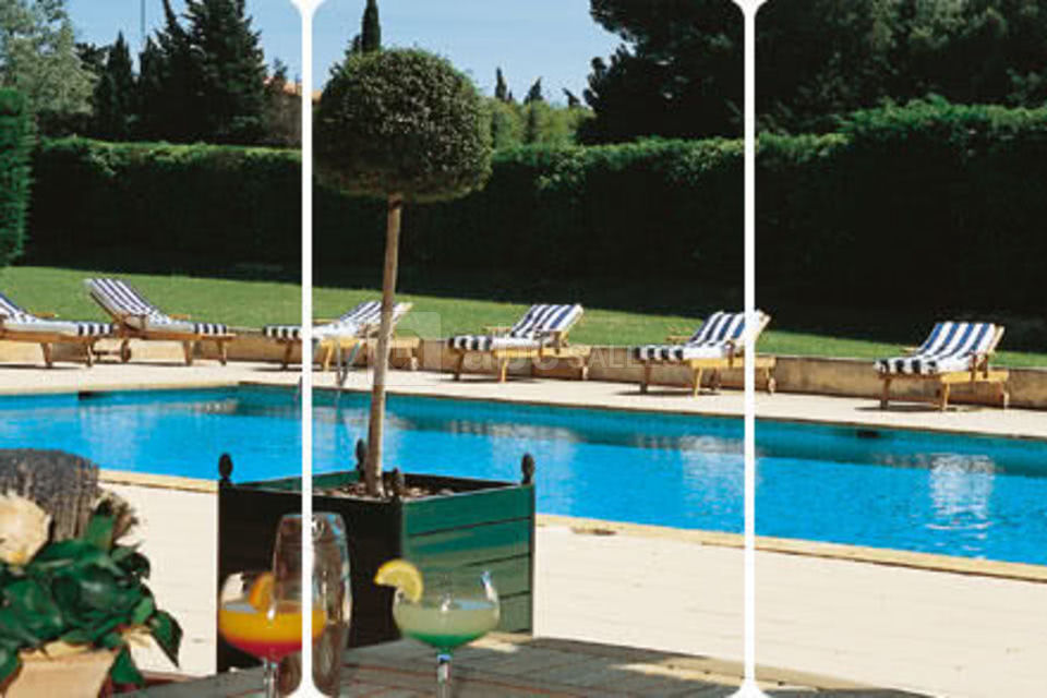 Piscine et terrasse