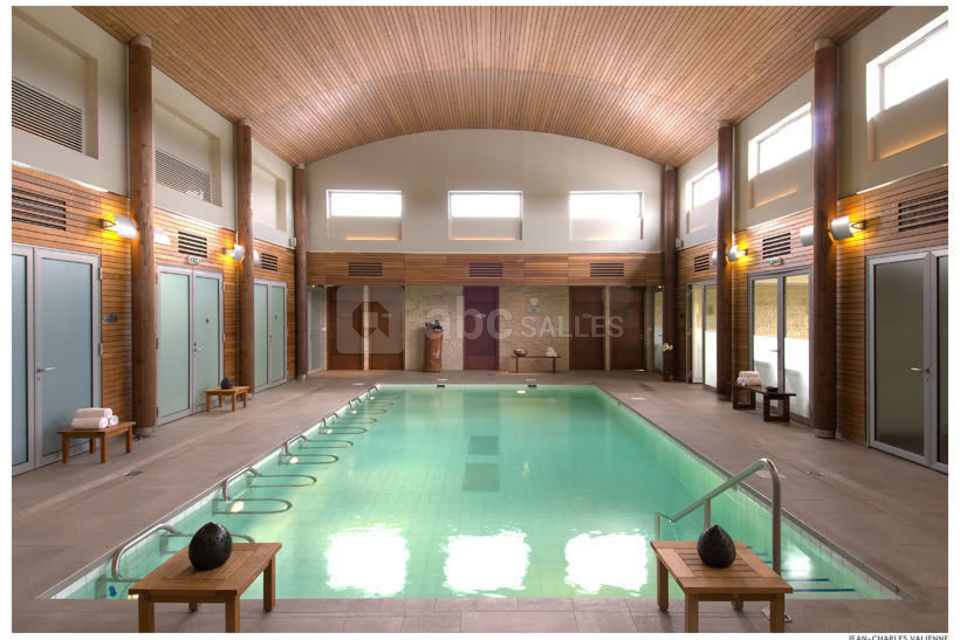Piscine intérieure
