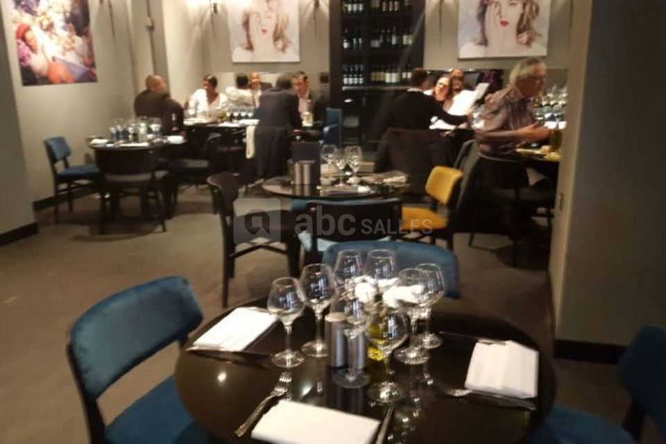 DOMANI Salle Bar