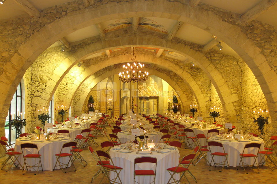 300 personnes en diner salle royale