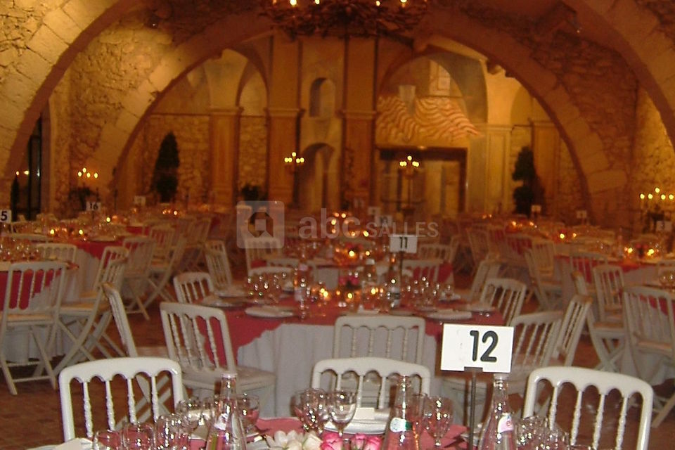 14 grands chandeliers=70 bougies fournies
