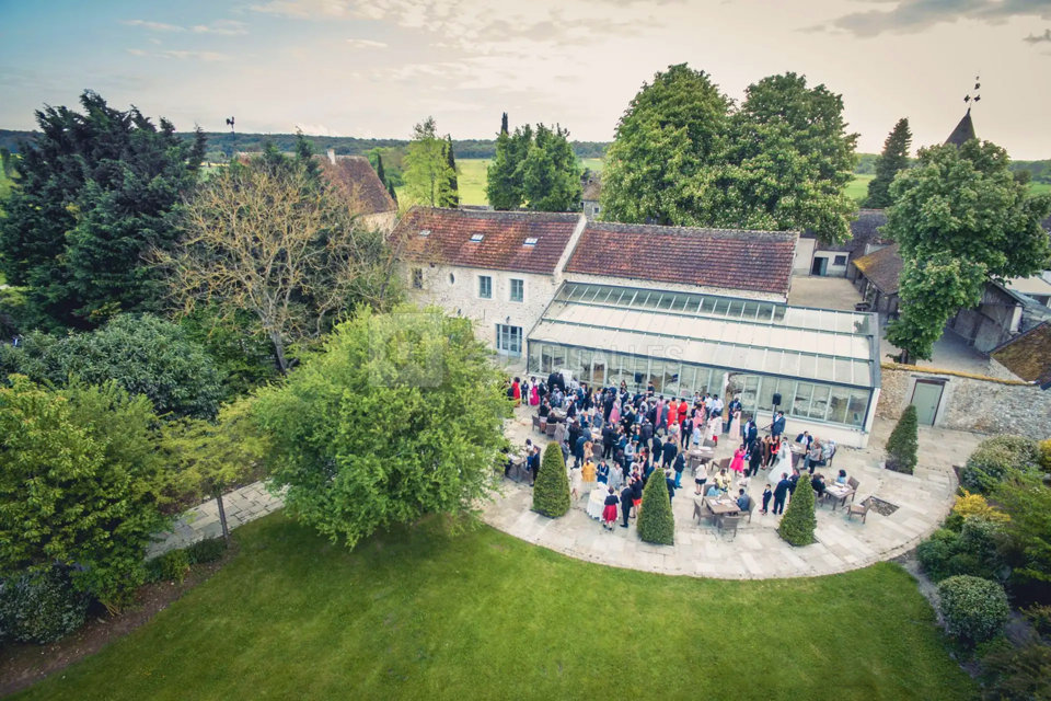 Terrasse Salon de la Roseraie