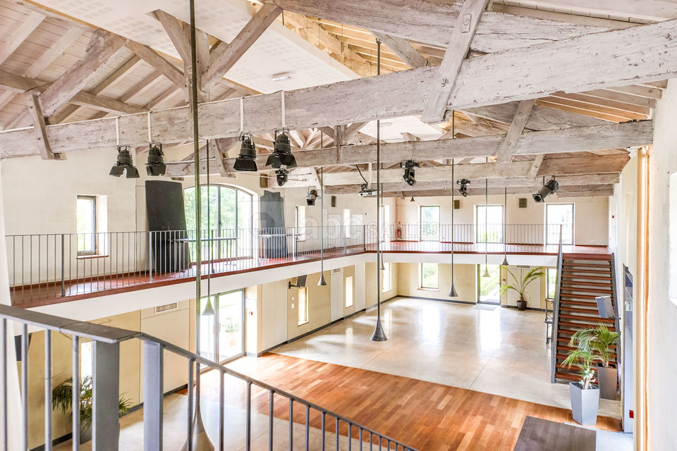 Mezzanine pavillon