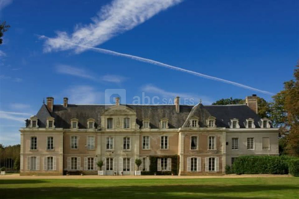 La façade est du chateau : les fenêtres des chambres