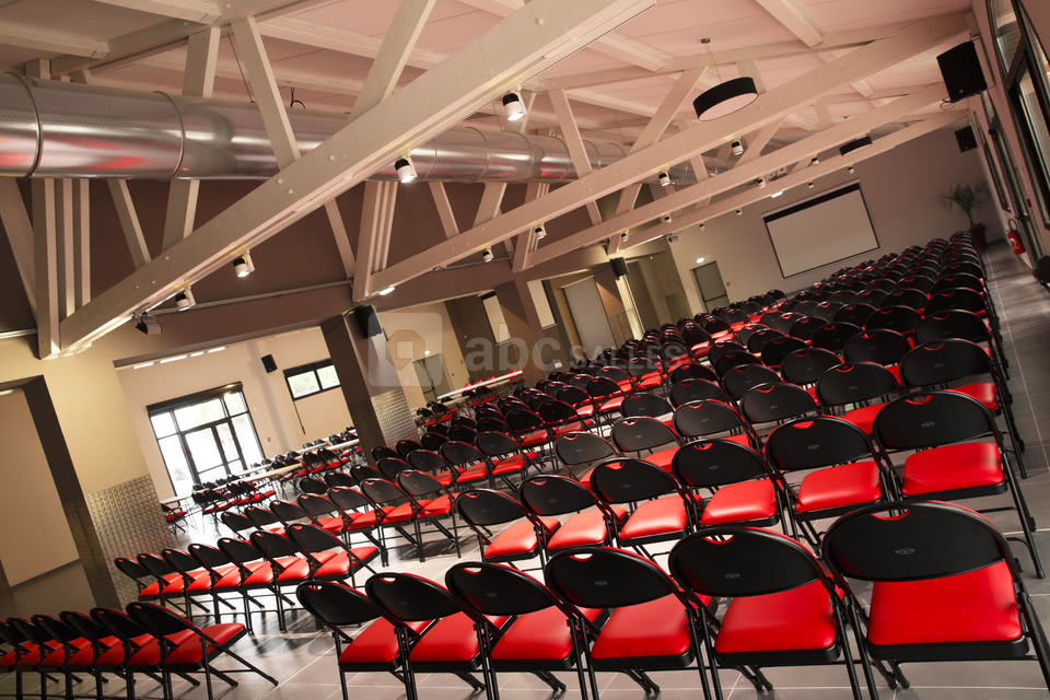 Espace grenat et rubis