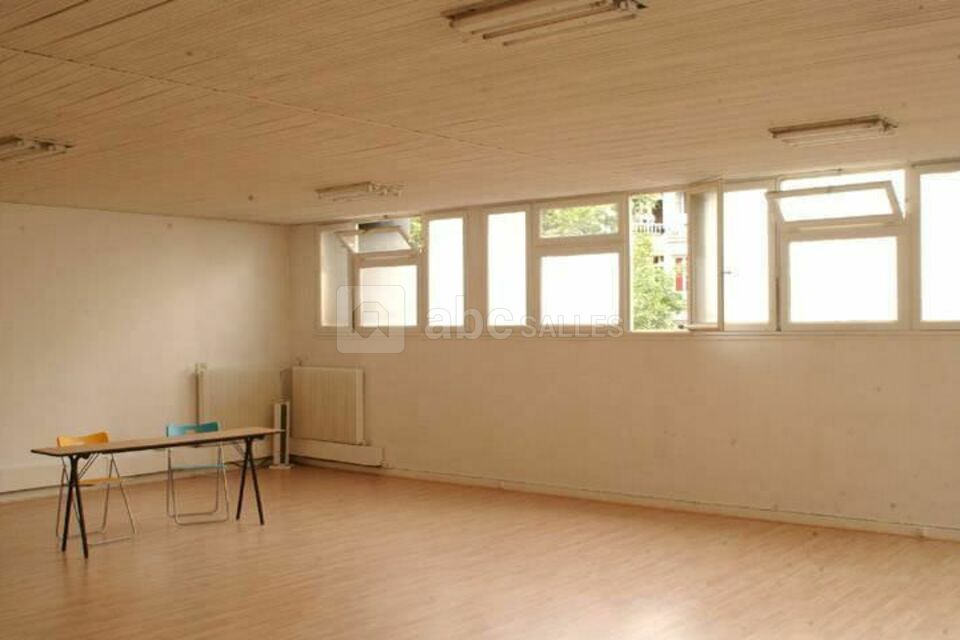 Salle 100 m²