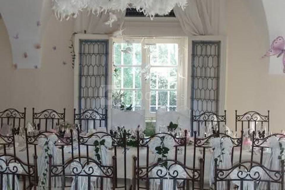 Salle de restaurant le jour du mariage