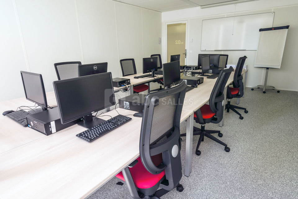 Salle de réunion équipée