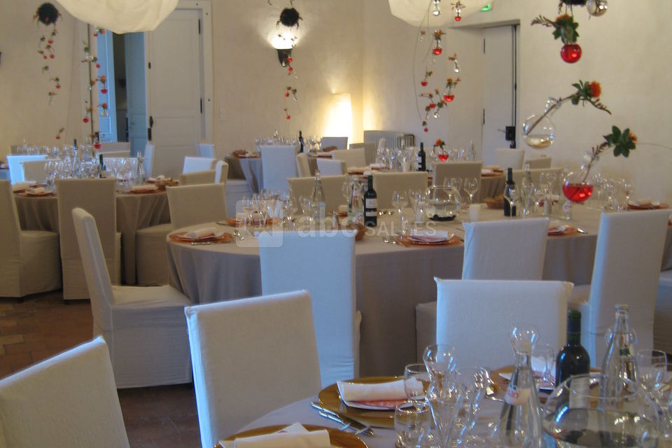 Réfectoire des rouges décoré pour mariage