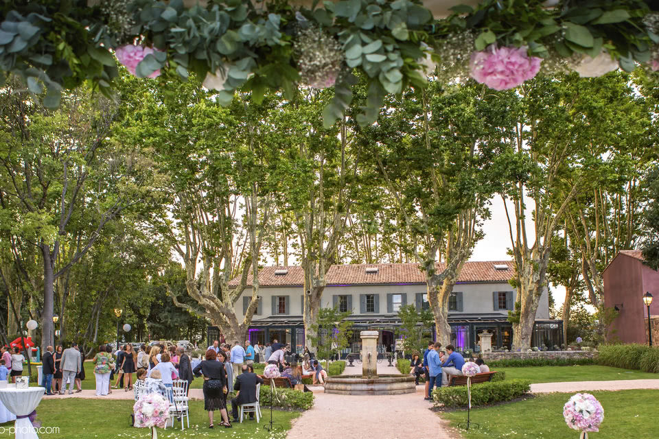 Cocktail dans les jardins