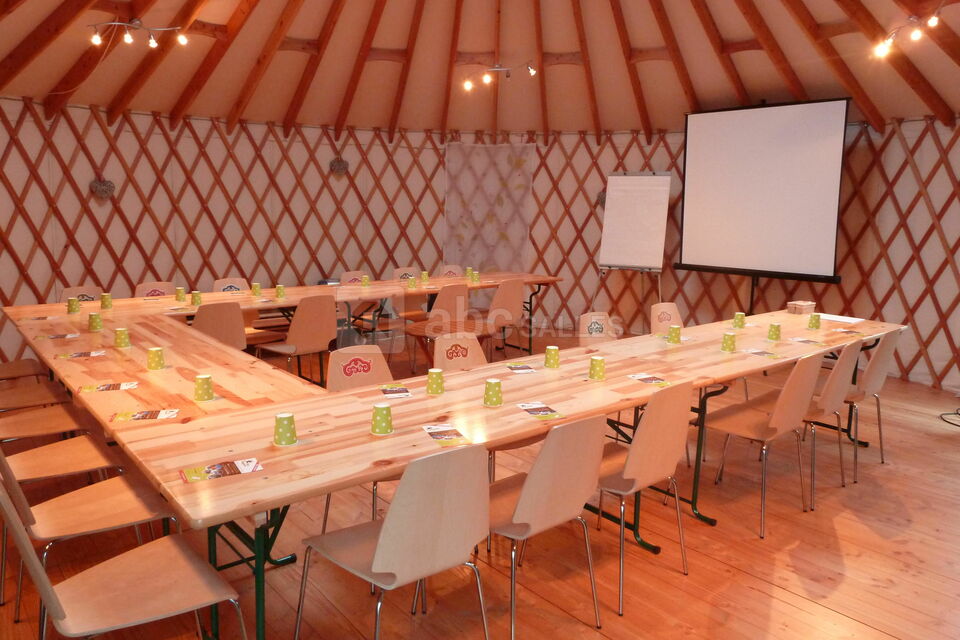 Réunion yourte contemporaine