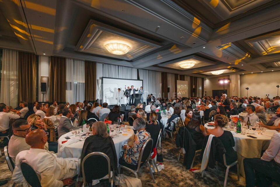PASINO GRAND / diner de Gala