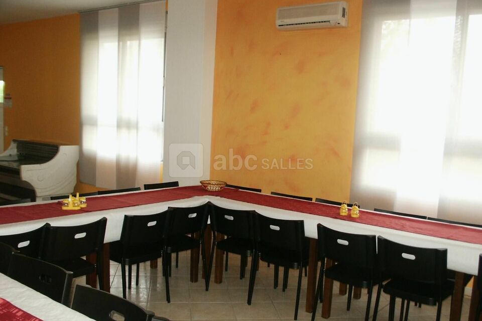 Salle configuration banquet