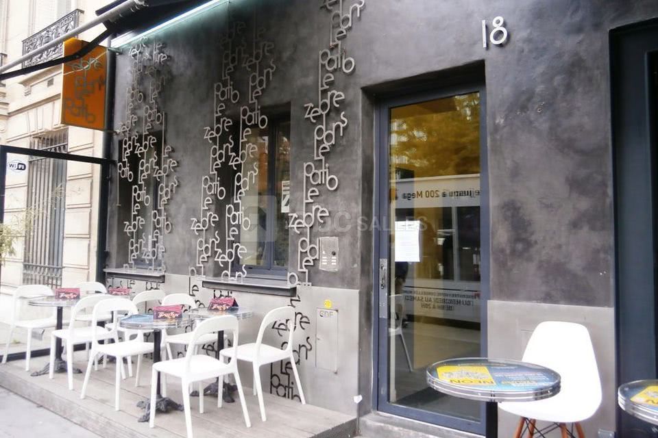 Le Zèbre Dans le Patio