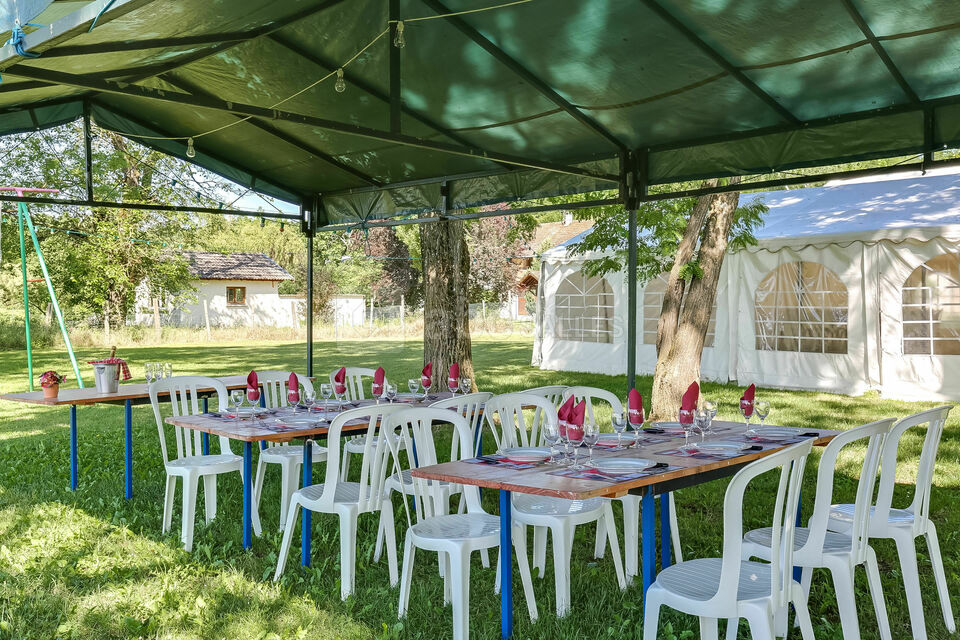 Jardin et banquet extérieur