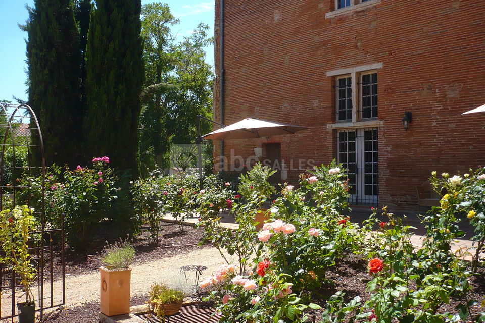 Terrasse de la roseraie