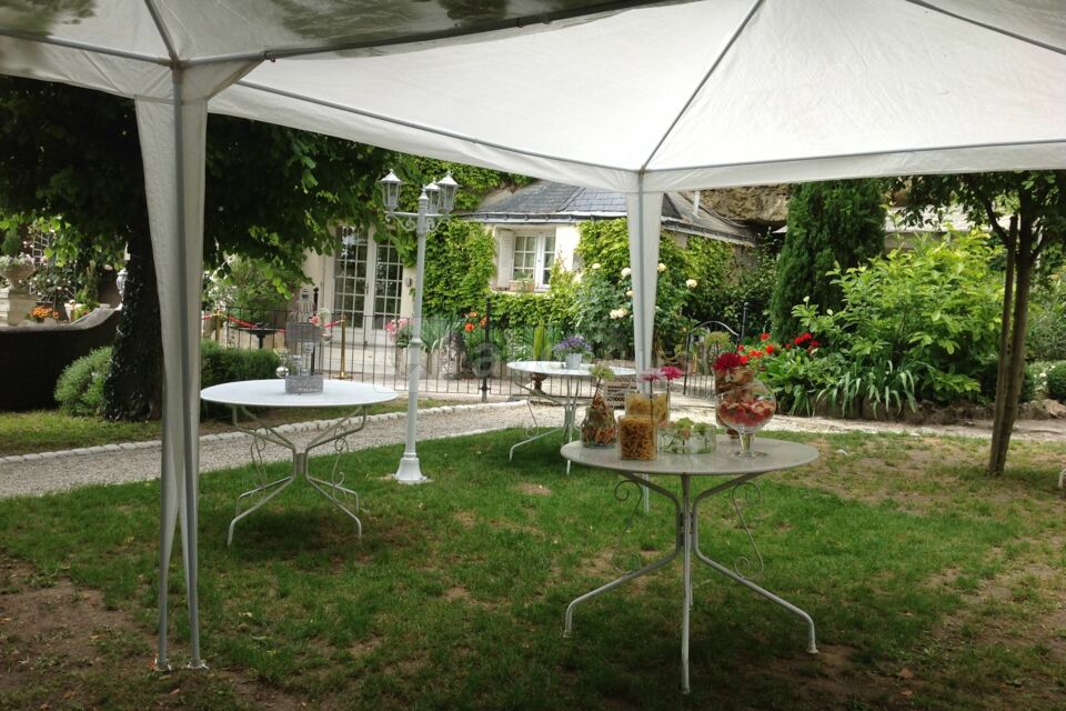 La Grotte de la Roche Aux Fées