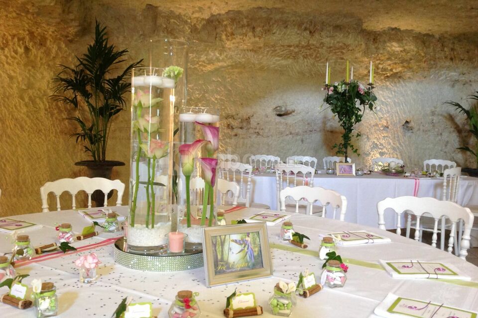 La Grotte de la Roche Aux Fées