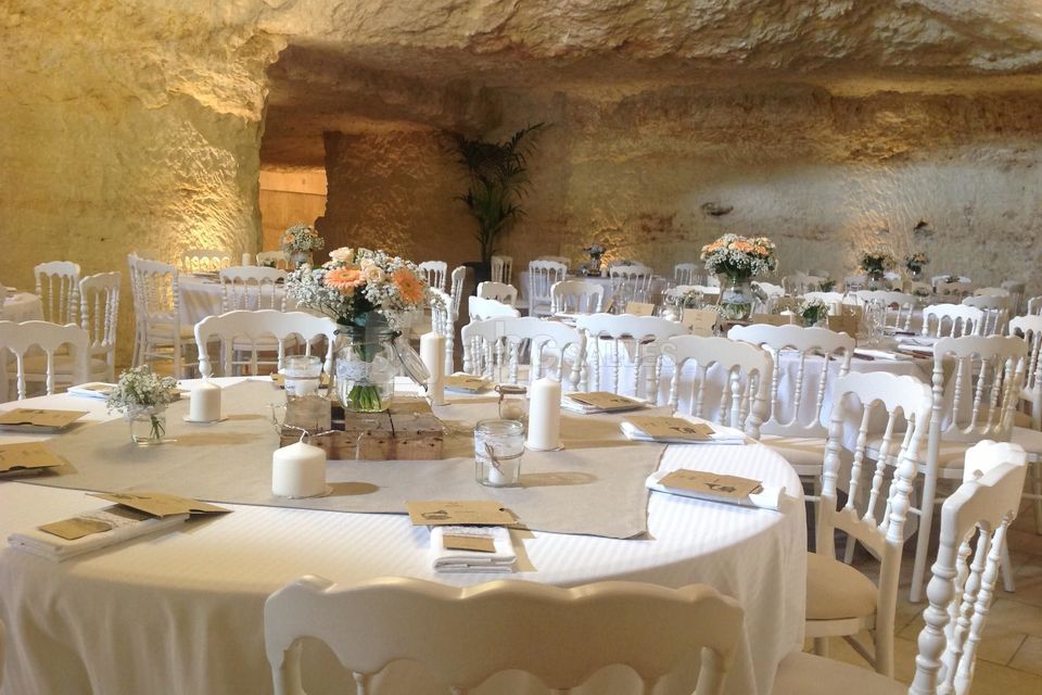 La Grotte de la Roche Aux Fées