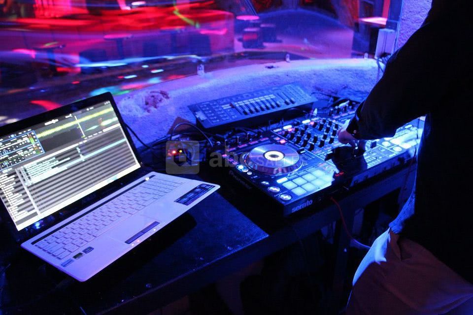 L'Inconnu Cabaret & Dancing