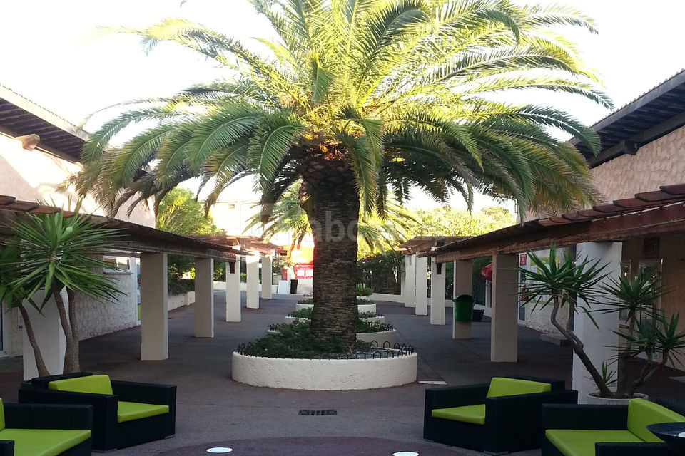 L'entrée à la salle