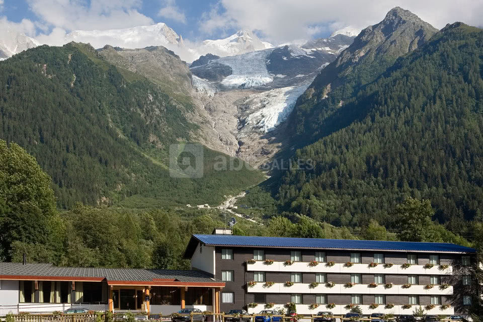 CPA: CHAMONIX .GROTTE DU GLACIER DES BOSSONS ET AIGUILLE DU Midi Annees 1900