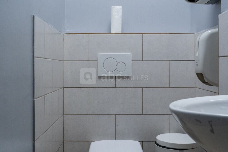 Toilettes standards - Salle Riviera