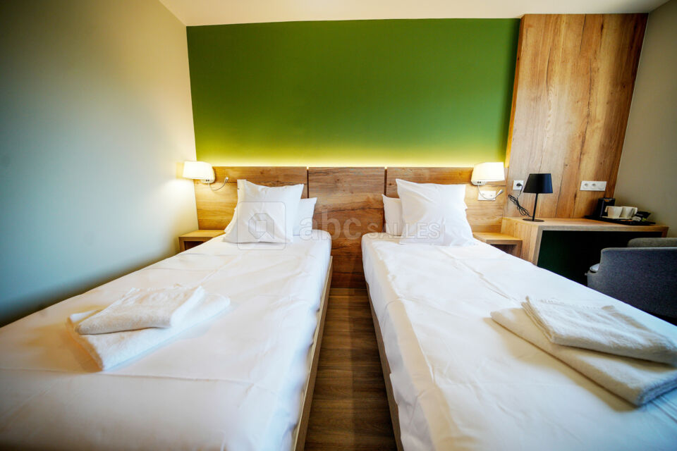 Chambre twin hôtel Lou Gandar