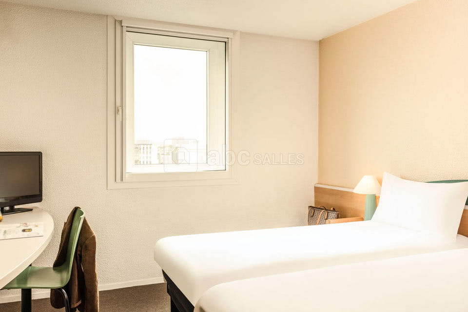 Hôtel Ibis Paris Porte de Bercy