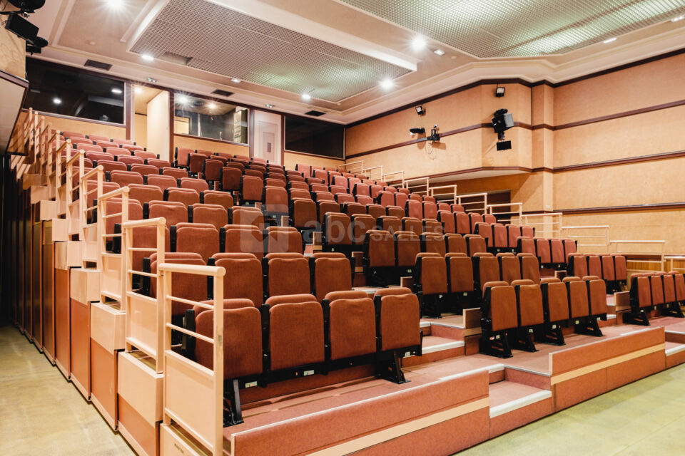 Amphithéâtre - Tribune escamotable