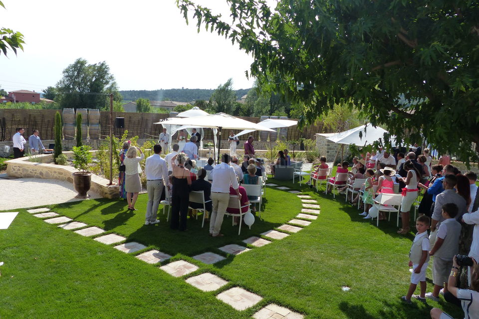 Céremonie dans le jardin