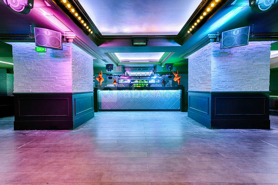 Bar