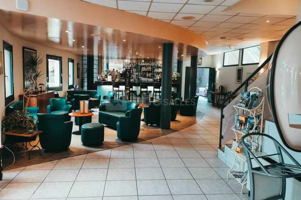 BAR - SALON