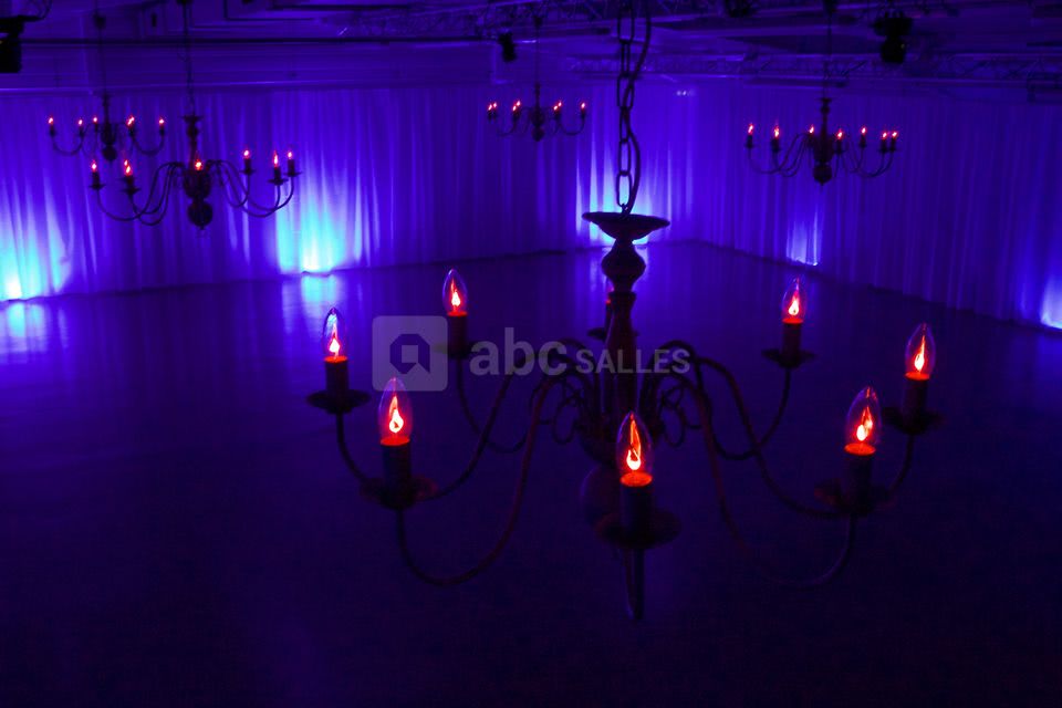 NOUVEAUTÉ 2019: LUSTRES FLAMMES BOUGIES (EN OPTION)