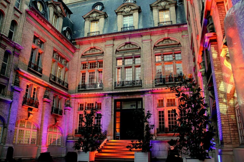 Cour d'honneur illuminée