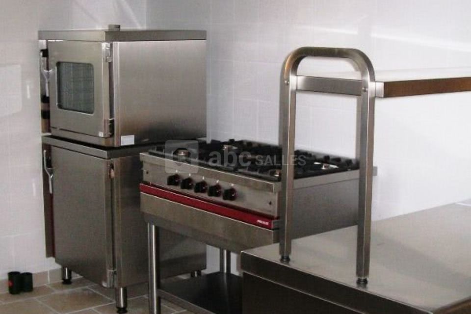 Cuisine :four, étuve, piano gaz