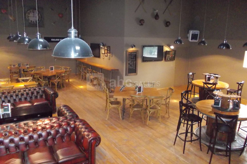 Notre club housse (vue après le bar) 200 personnes