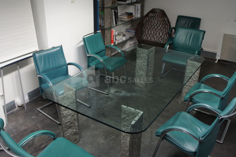 Meeting room for 8 people
