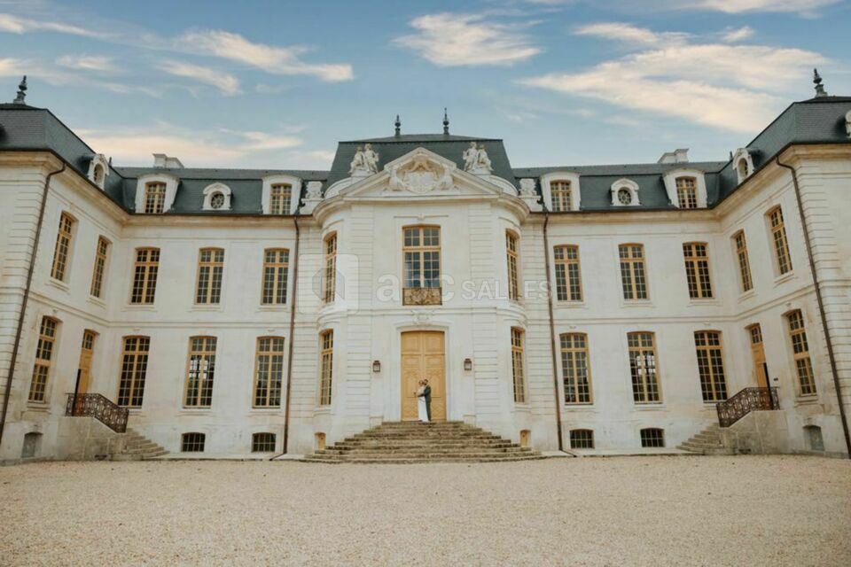 Grange et Orangerie du Château de Vaux