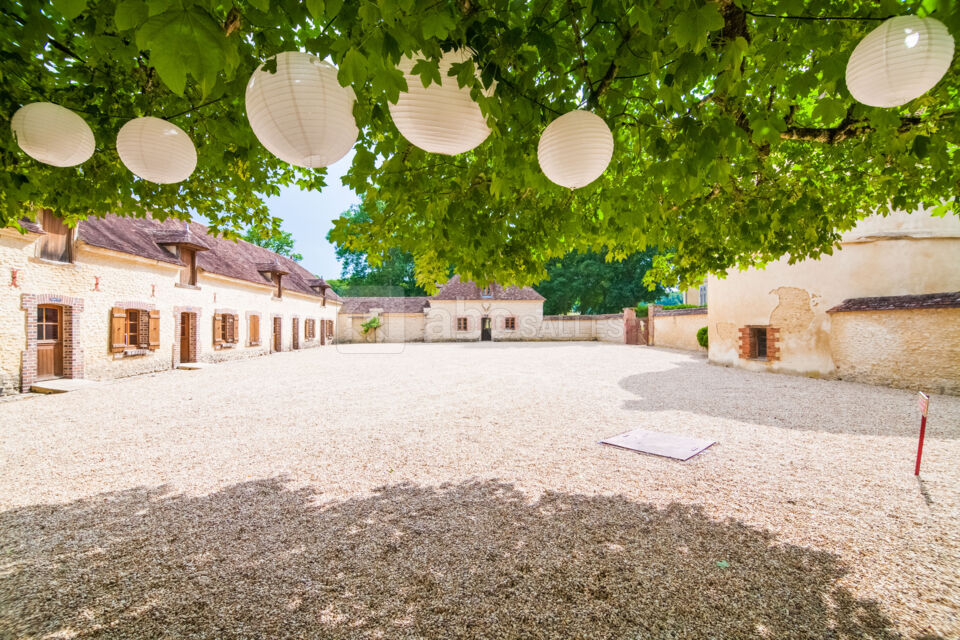 Grange et Orangerie du Château de Vaux
