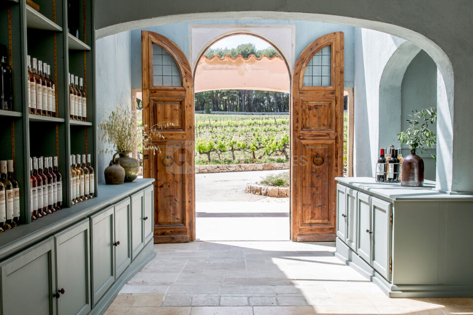 Entrée du Caveau/réception