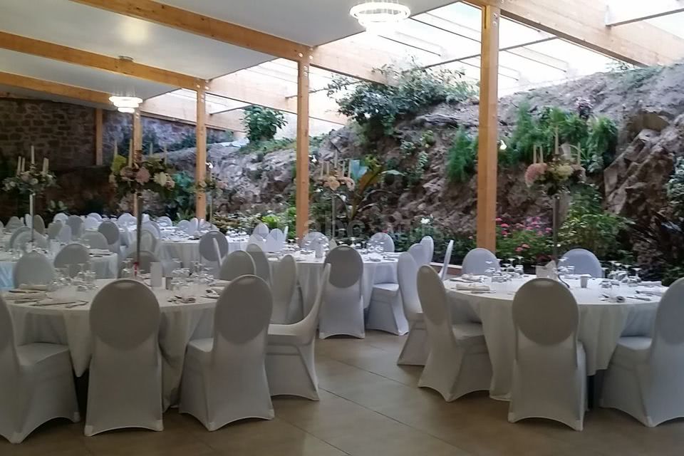 La salle des Hauts de l'Ermitage - salon-terrasse
