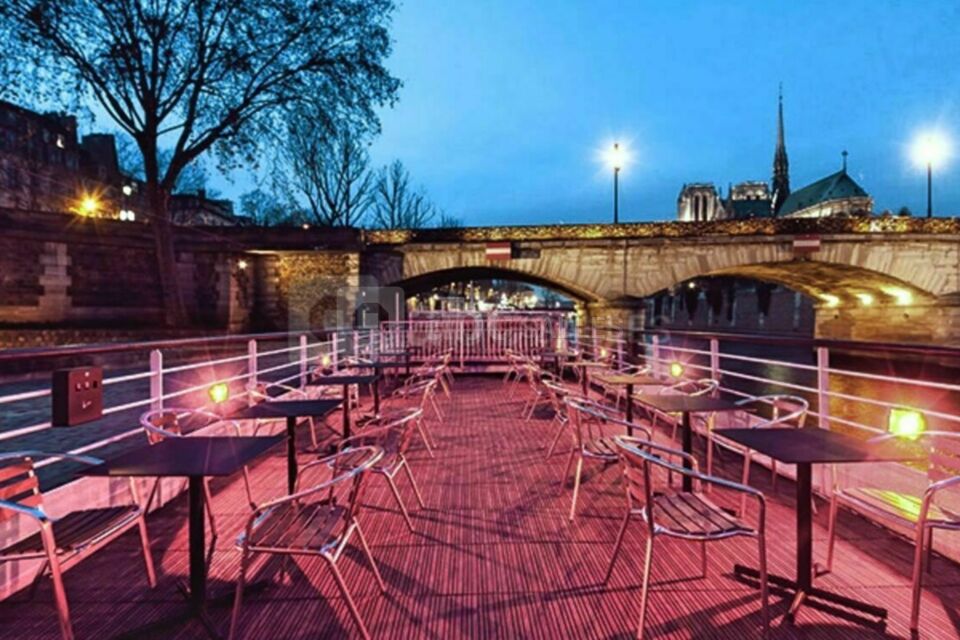 La Péniche de Notre Dame de Paris